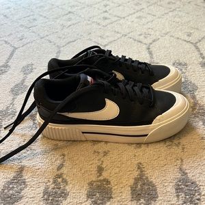 Women’s Nike Court Legacy Lift, Size 6
